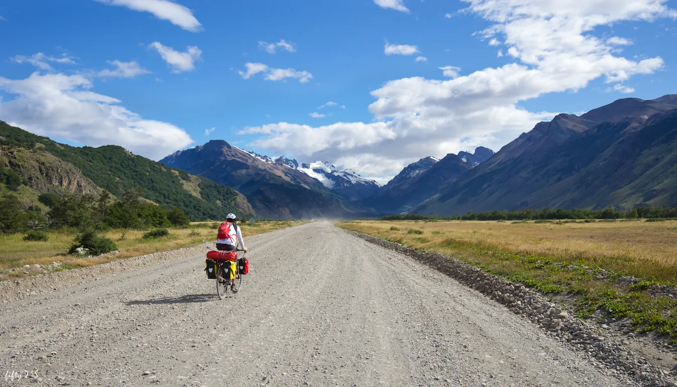 Heading for the border crossing from Argentina into Chile. We say goodbye to the asphalt for 1200km!