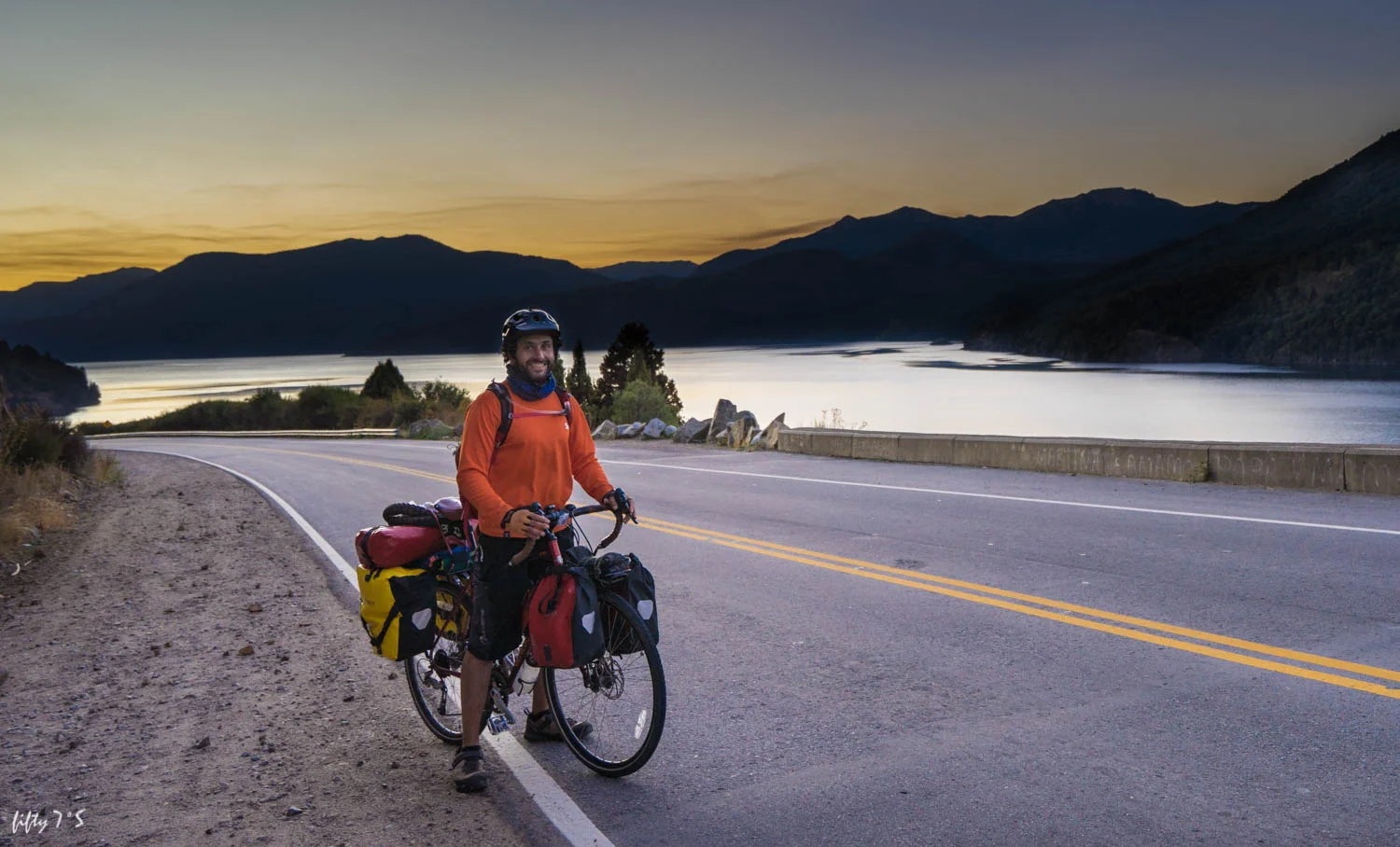 End of the Ruta de los Siete Lagos, arriving in San Martin - time for beer and pizza!