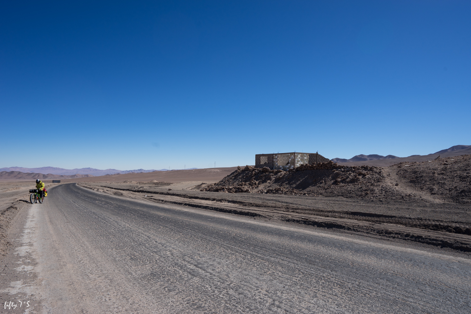 Shelter at 214km - possible camp site to hide from the wind.