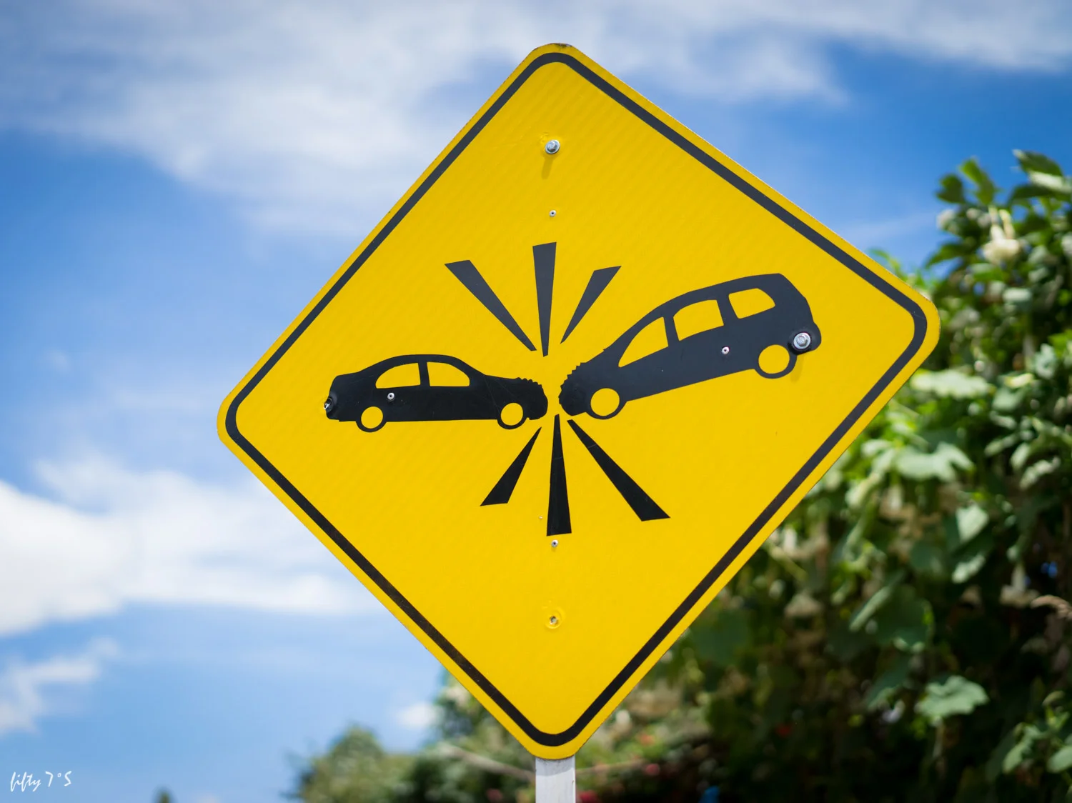 ...and the award for the most dangerous driving in South America goes to... Colombia! 