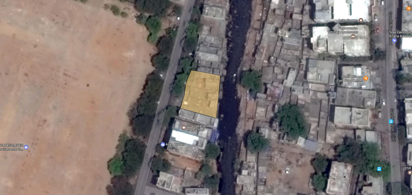 Houses residing on the banks of musi nala..