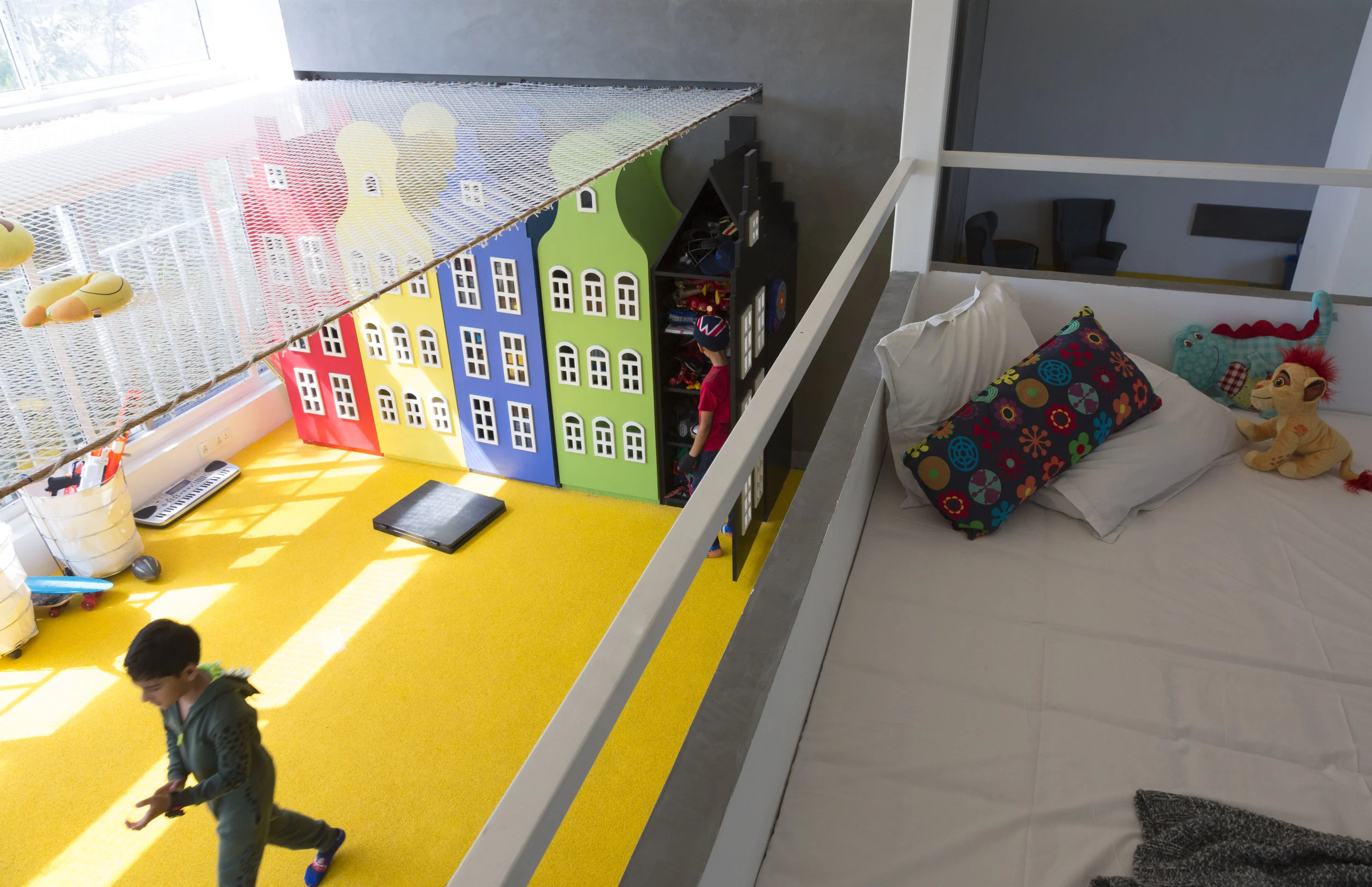 Bed and play area.jpg