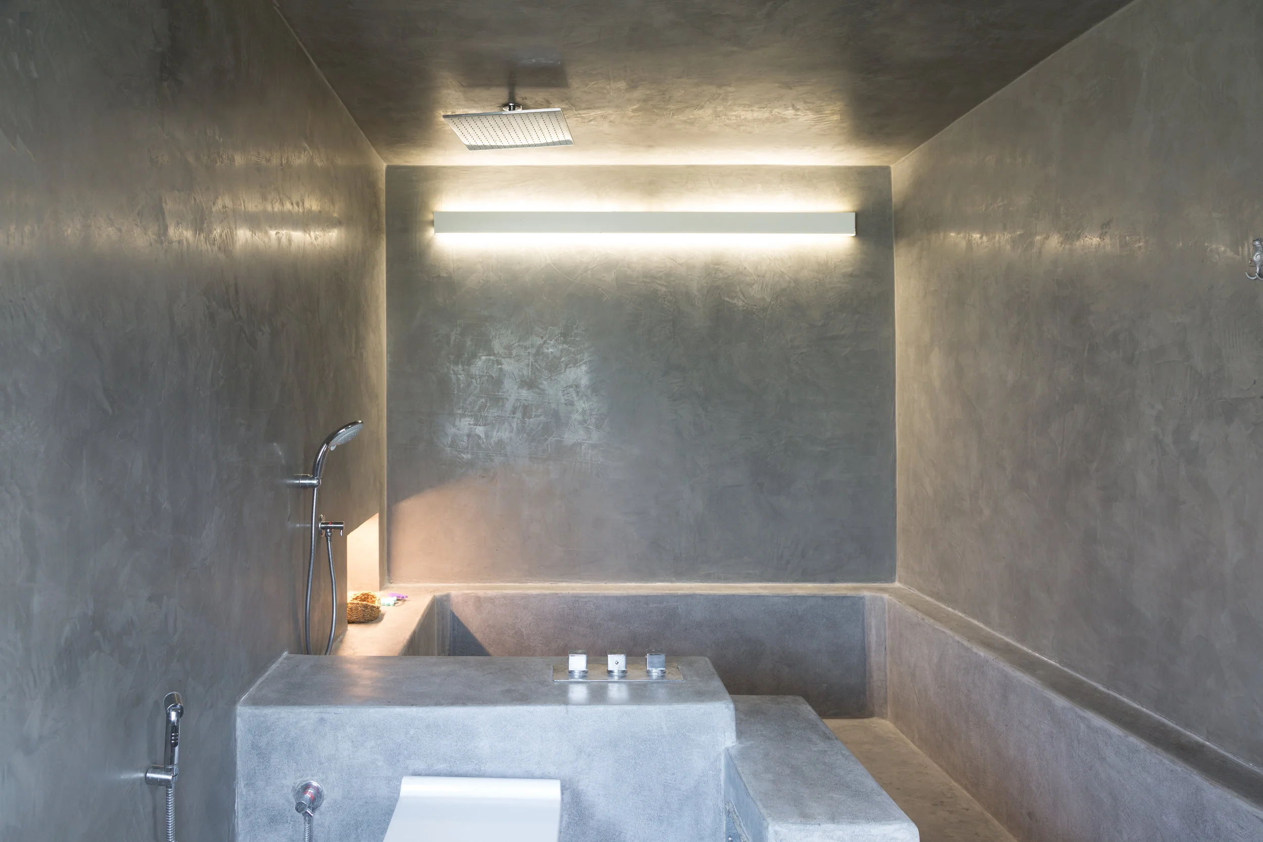 Bathroom 2.jpg