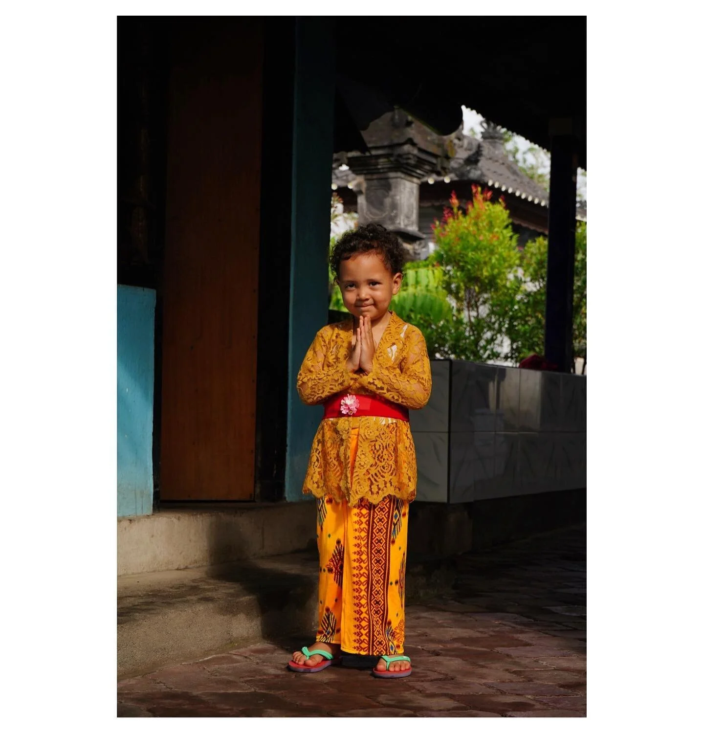 &lsquo;Otonan&rsquo; - Balinese birthday for Morgan
-
#bali #otonan #balinese #ceremony #campur #dutch #sarong #kebaya #traditional #temple #family #peace #❤️