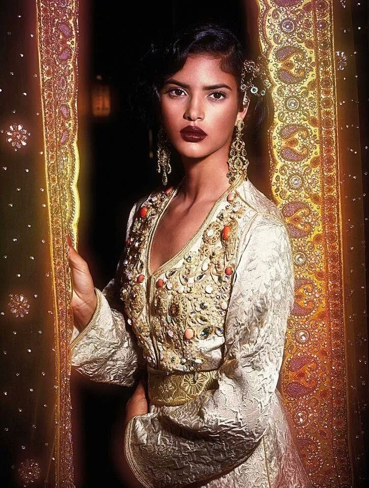 L’Officiel Maroc highlights the intricate embroidery on traditional Moroccan caftans and takchitas- image via Pinterest