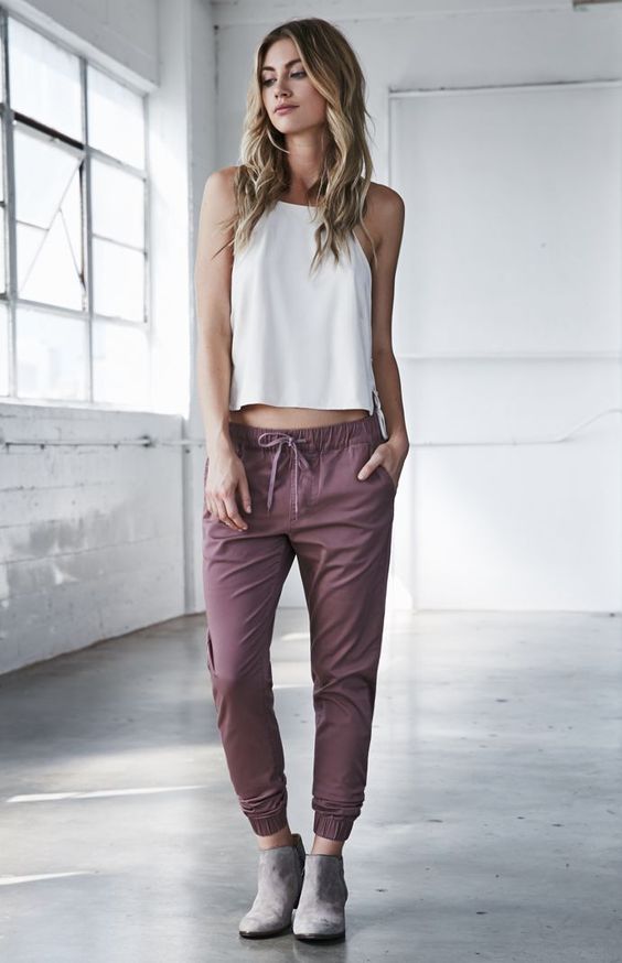 Joggers are super comfy and stylish (image via Pinterest )