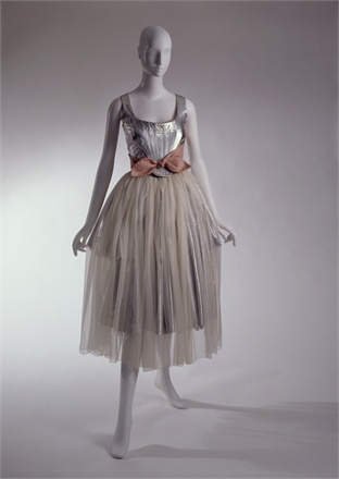 Statue of Liberty corset. Source: Vogue Italia