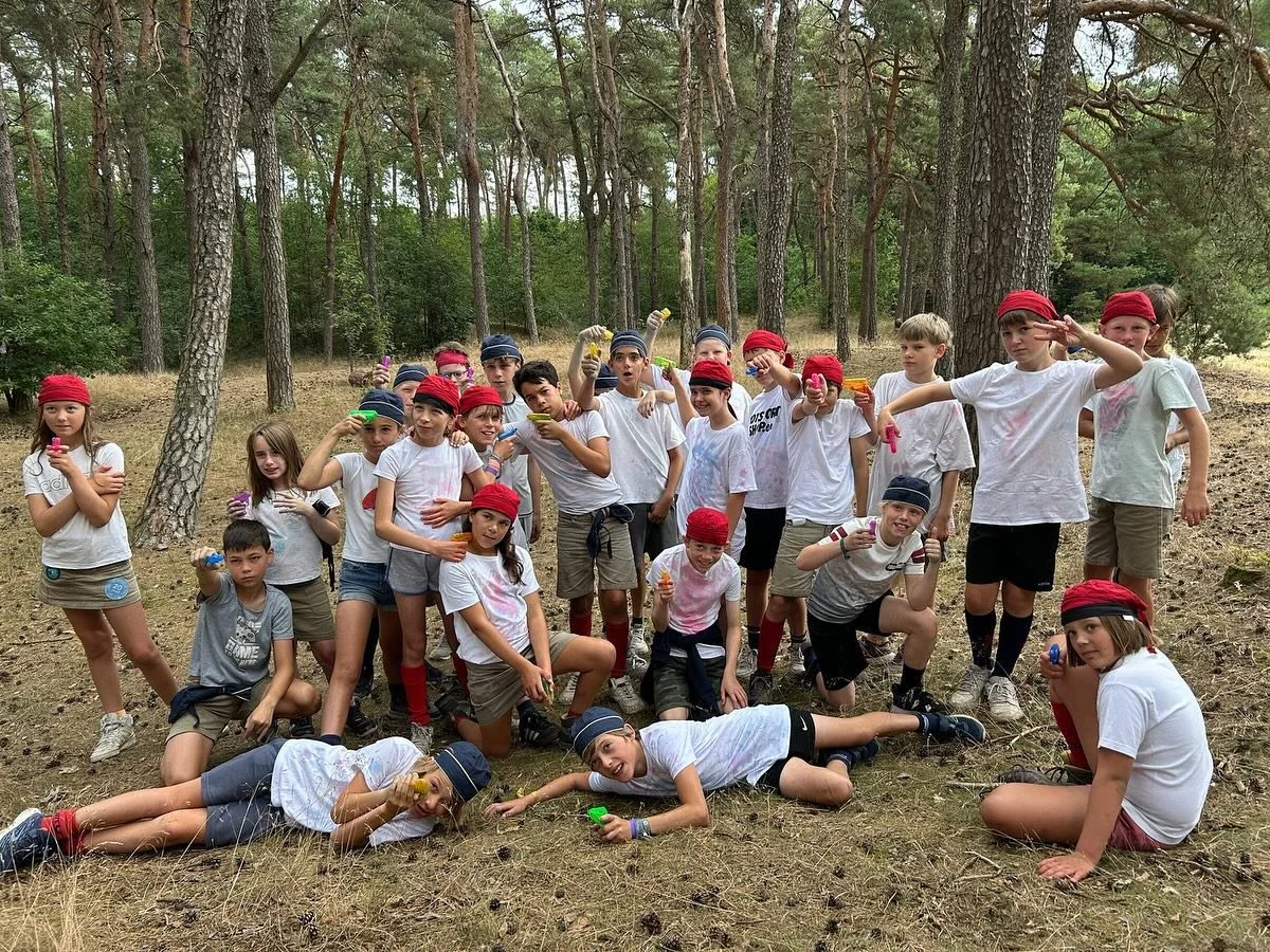 Dag 7 : vandaag hadden we veel amusement tijdens het eten. Deze avond speelden we een groot groepsspel!