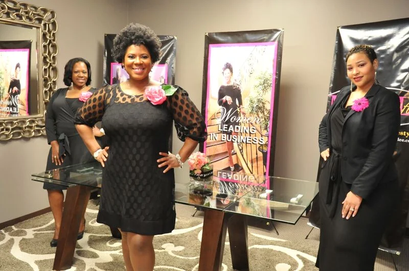 MS MOGUL STANDING WITH TEAM.jpg