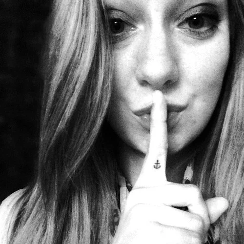 TINY ANCHOR TEMPORARY TATTOOS (PACK OF 10)