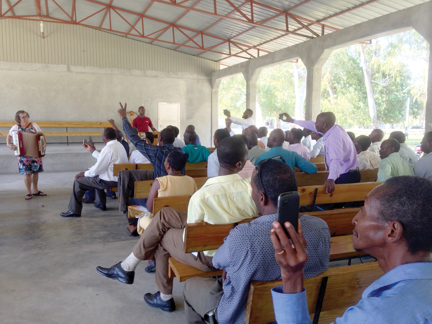 Jeanne DeTellis surprised our pastors with a song on the accordion during the pastors' training seminar in Signeau, Haiti.