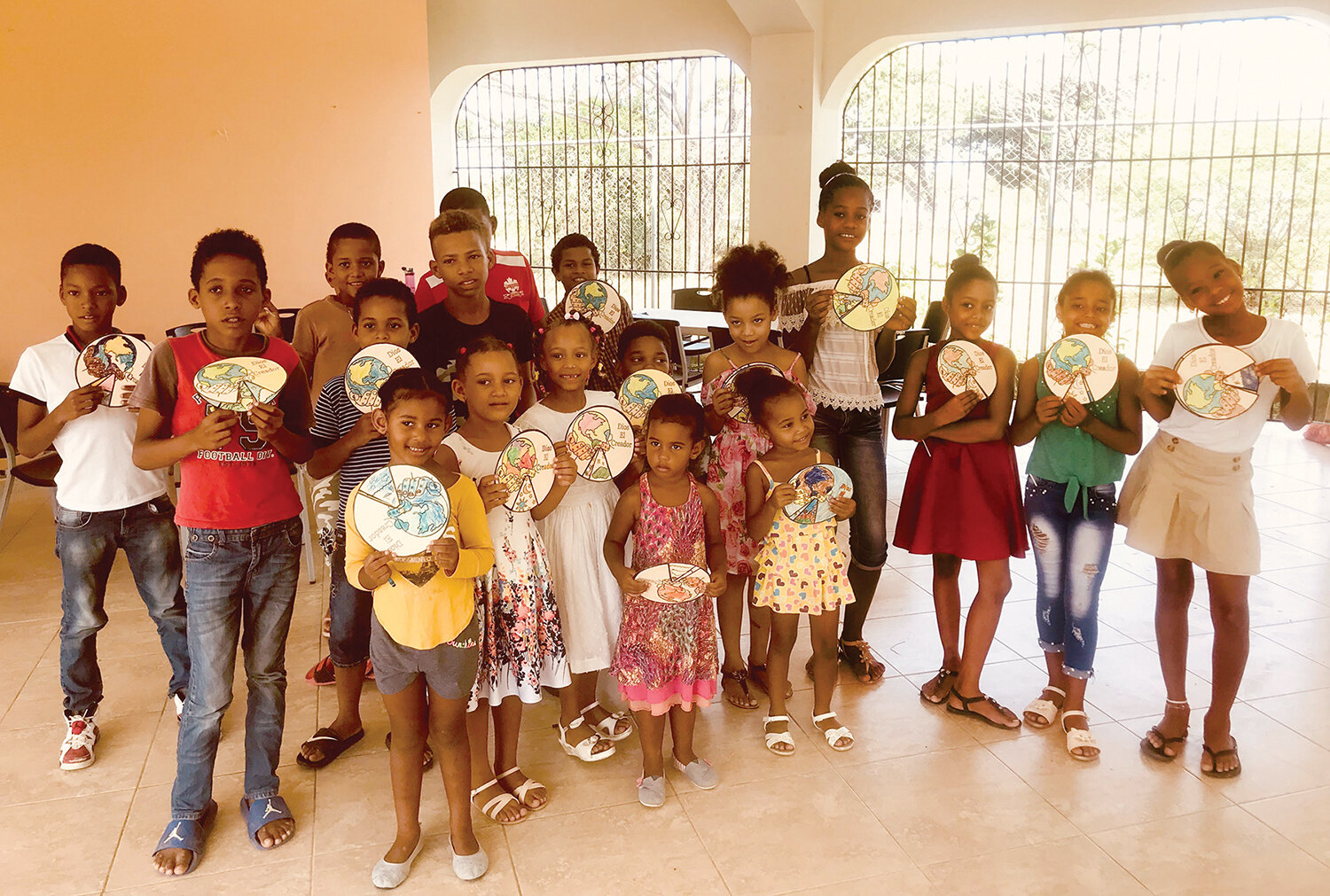 The children in Playa Laguna enjoyed learning about creation and making creation wheels on their first day of Bible Club.