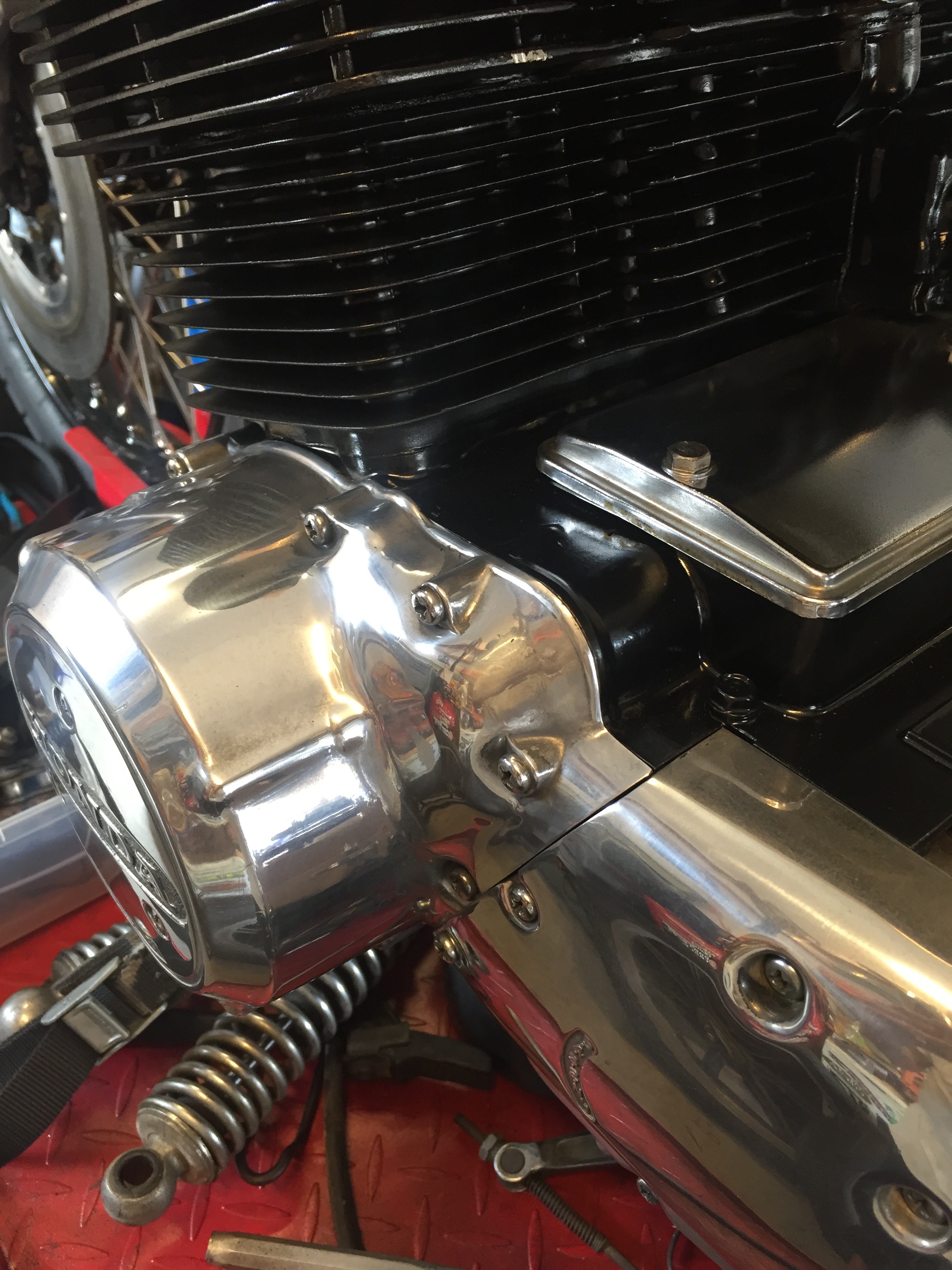  More polishing on the engine casings. &nbsp;Polished aluminum is so pretty. &nbsp;It screams vintage while looking brand new. &nbsp; 