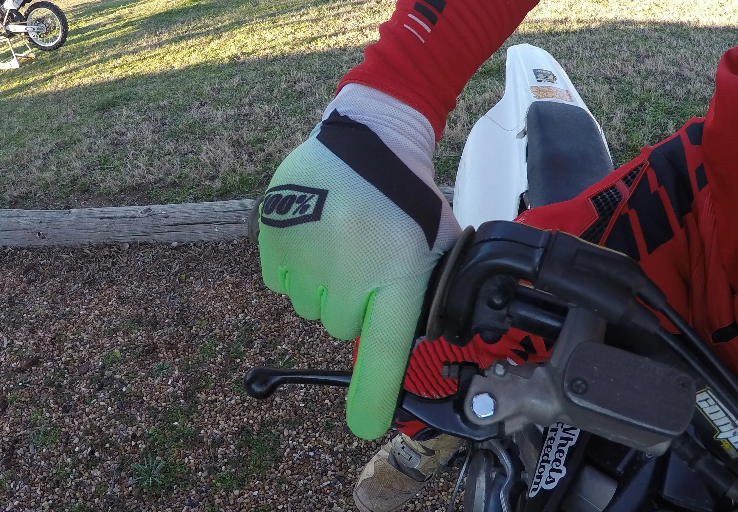 100% Celium Glove review