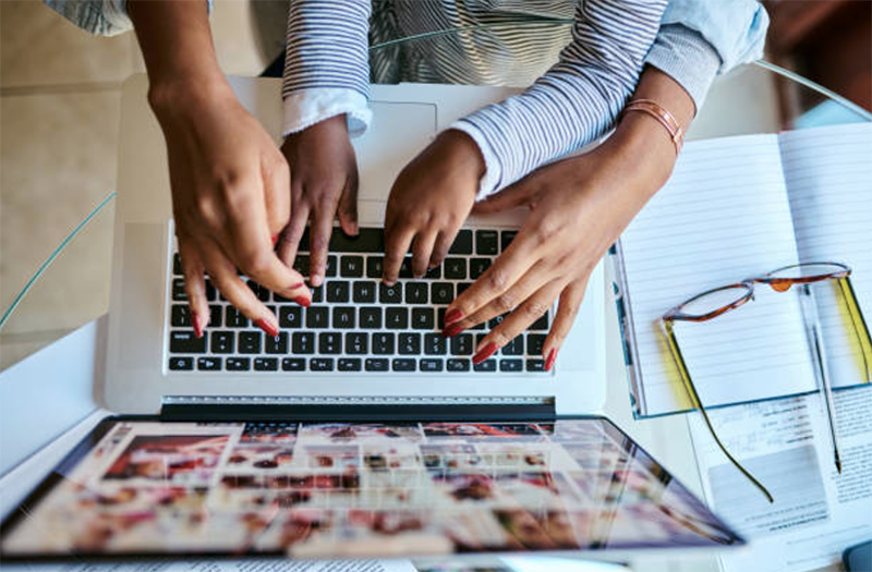 “What’s the best way to share my family photos & stories online?”