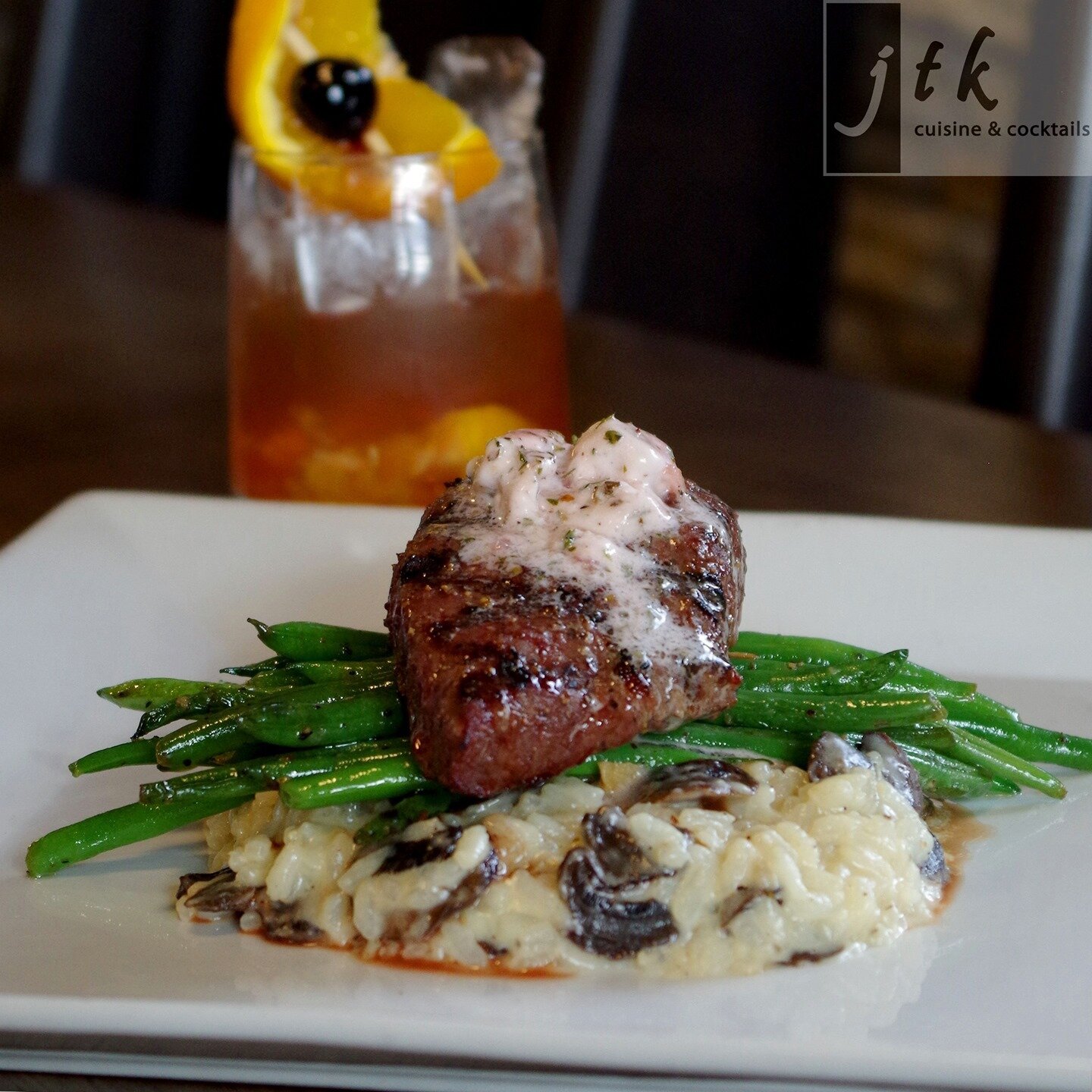 Give our Grilled Flatiron a try; on a bed of creamy mushroom risotto paired with some French cut green beans, we then top it with red wine compound butter!⠀⠀⠀
⠀⠀⠀
#jtklnk #downtownlincoln #mylnk #lincolnhaymarket #restaurant #steak #flatiron #lincoln