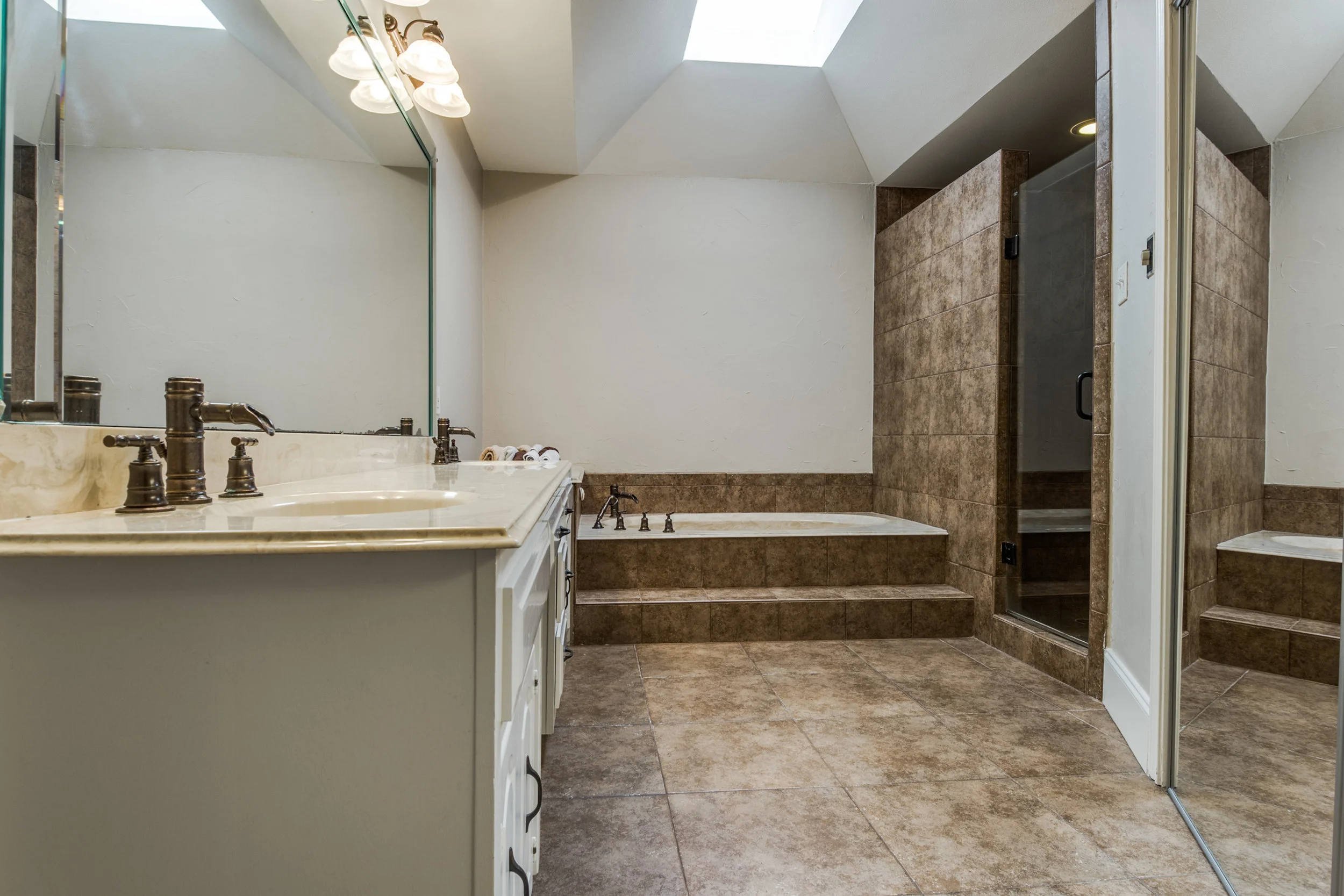 6427-brook-lake-dr-dallas-tx-High-Res-28.jpg