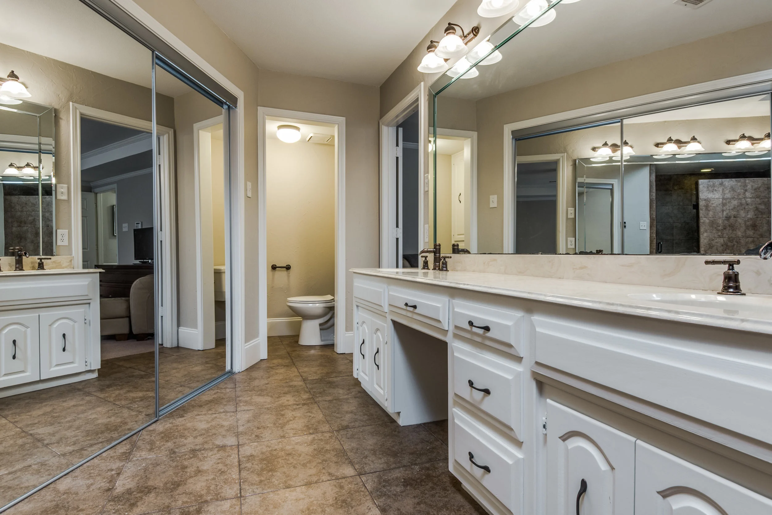 6427-brook-lake-dr-dallas-tx-High-Res-29.jpg