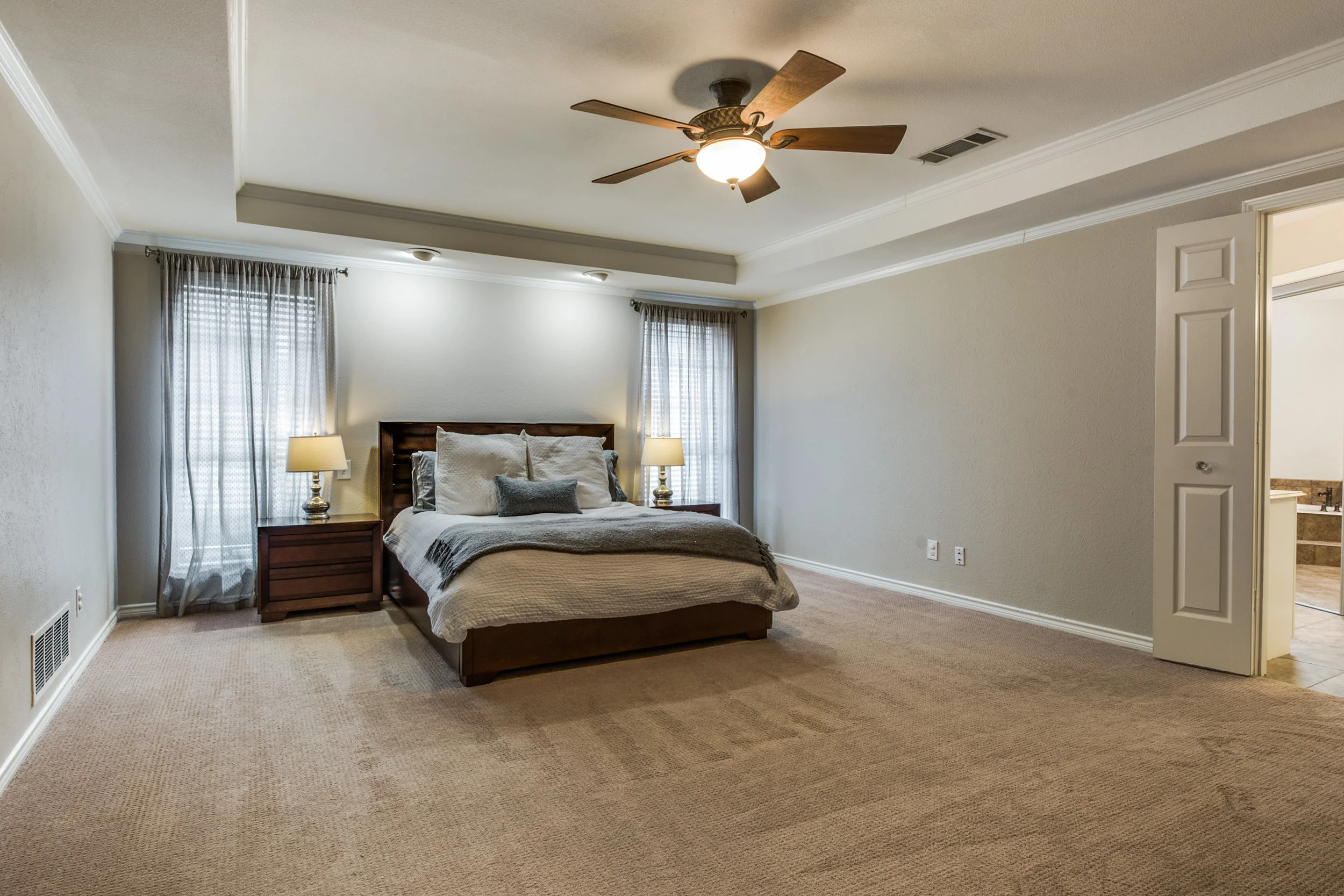6427-brook-lake-dr-dallas-tx-High-Res-30.jpg