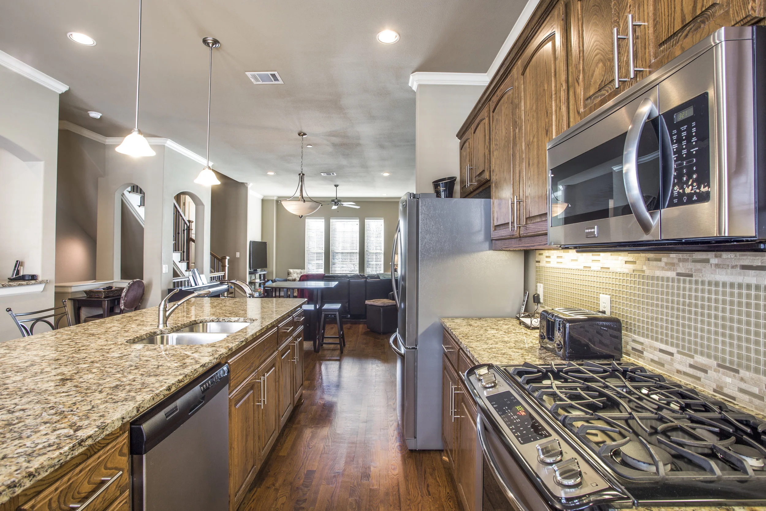 15850-quorum-dr-addison-tx-High-Res-11.jpg