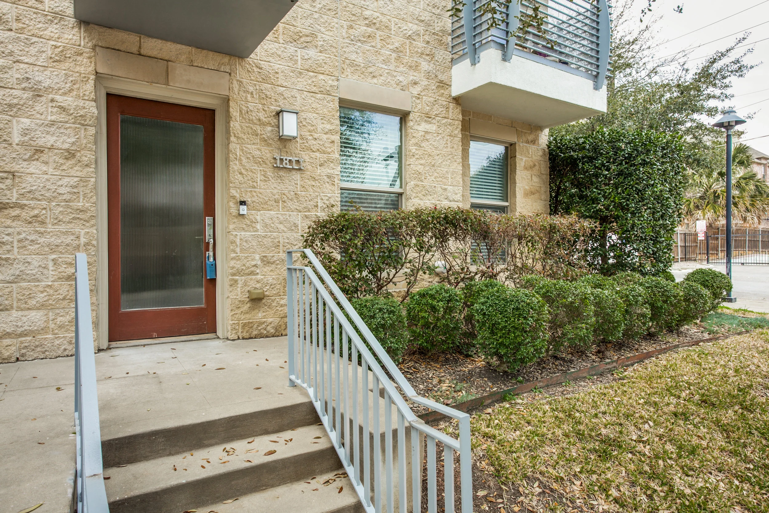 1811-matilda-st-dallas-tx-2-High-Res-3.jpg