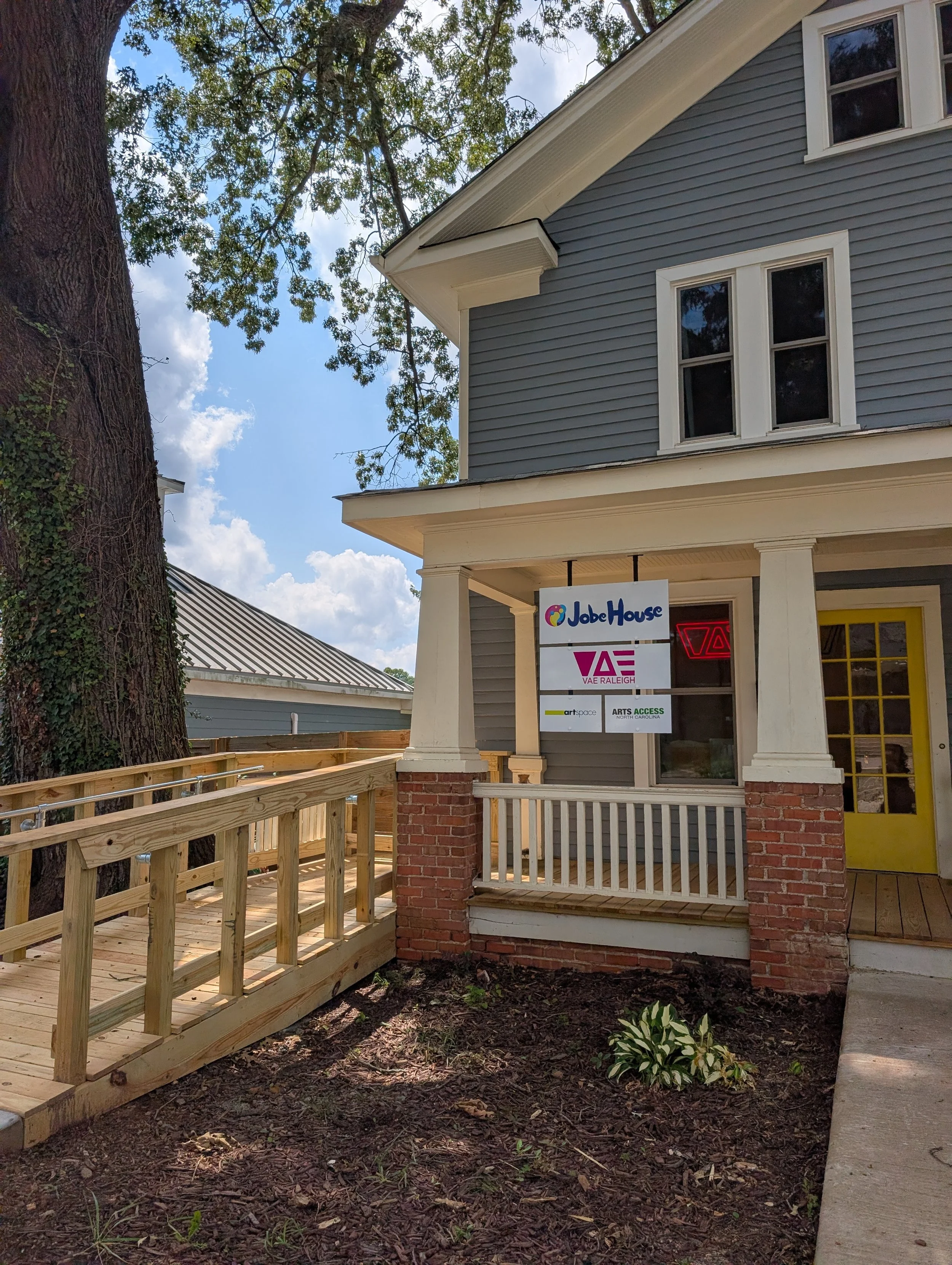 VAE HUB: The Jobe House - A wooden ramp