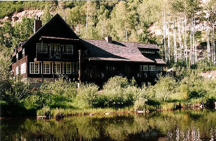 ASPEN HOUSE EXT.jpg