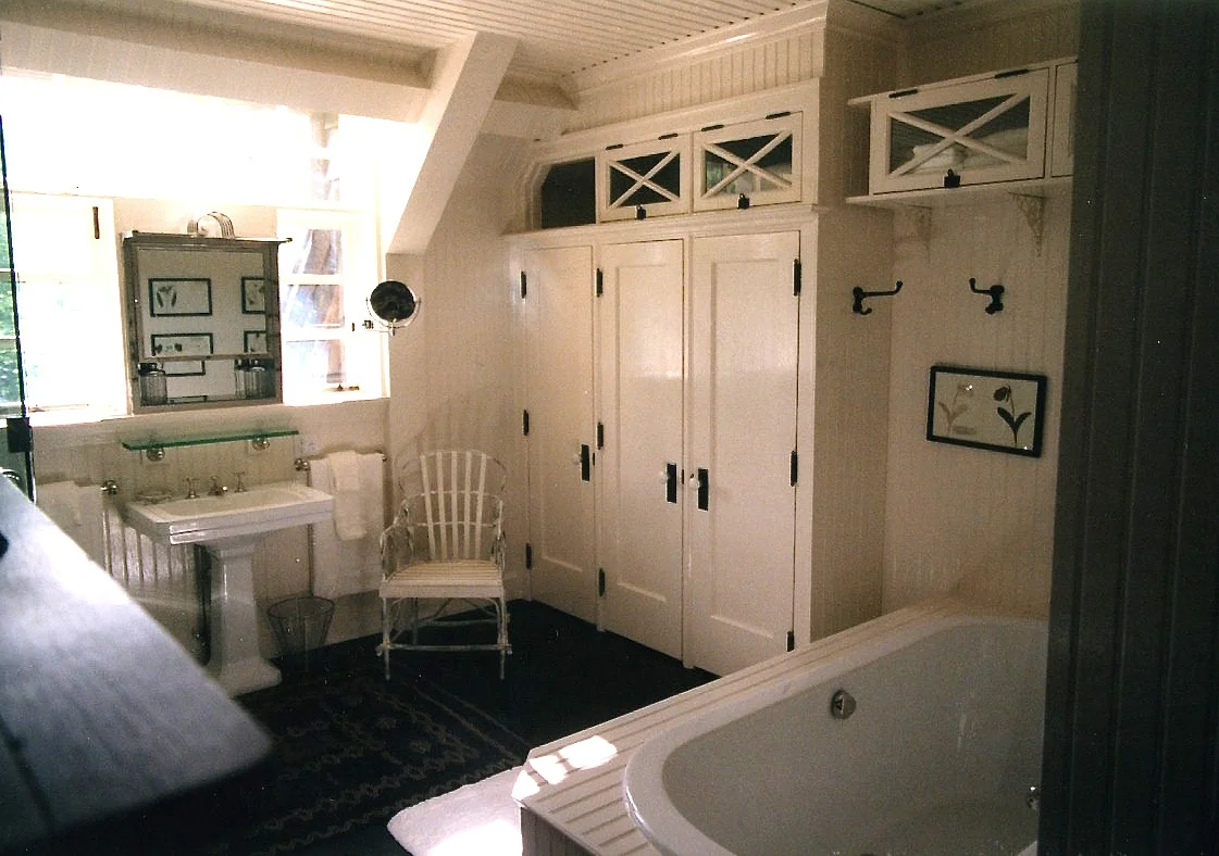 GUEST BATH.jpg