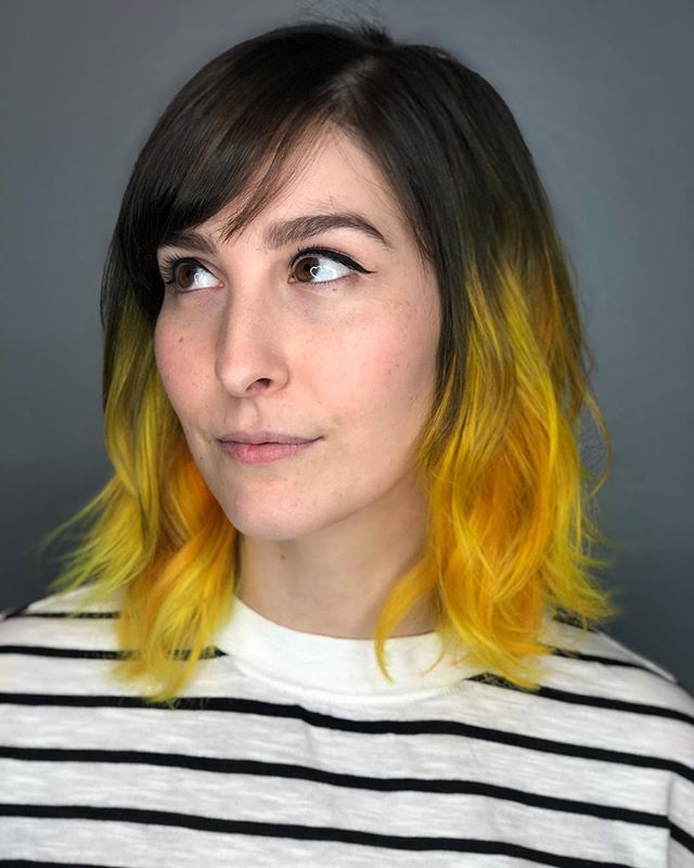 💛🏆🍌🍋☀️🐥🌻 Yellow hair is the best, esp when you&rsquo;re painting with @evohair on a babe like @shapelypoops 💫
.
.
.
.
.
.
#hairbrained_official #elevatehair #elevatecolor #crafthairdresser #crafthaircolor #tashapaintedit #tashadoeshair #yellow
