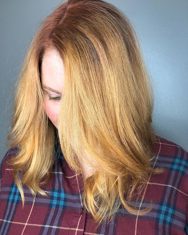 Base + balayage = spring color 🌻🌸🌼
Styled with @evohair lockdown + liquid rollers + love perpetua
.
.
.
.
.
#tashadoeshair #tashapaintedit #tashacutit #crafthaircolor #portlandmaine #mainehairstylist #mainecolorspecialist #mainebalayage #balayage 