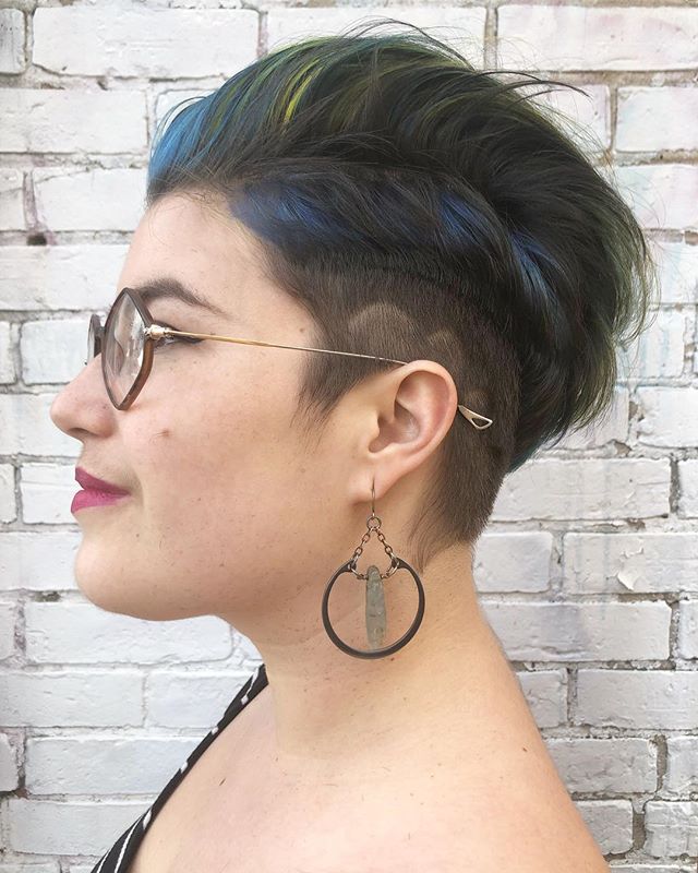 Eastern tent caterpillar, but make it work appropriate fashion.
@realm_of_the_wiggle forever brings the most amazing color inspo to our appointments, named me a hair dom, and is just such a lovely human. Thanks for the fun project, Meow!
.
.
.
.
#tas