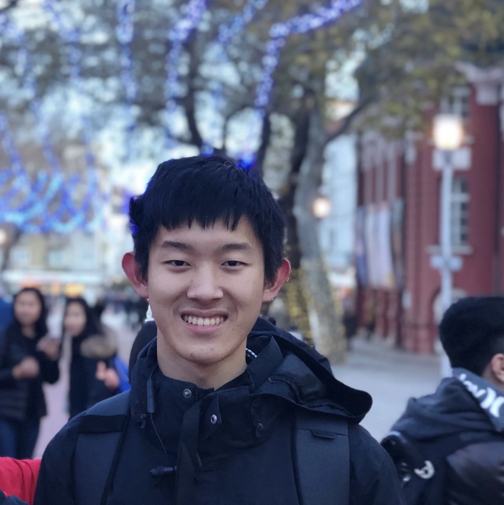 Name : Edward Li Graduation year : 2023 Major : Computer Science Interests : I’m really interested in AI, especially with how it interacts with other fields like biology, robotics, or even the social sciences. Outside of school, I like my two cats, hiking, making cookies (if I have time), or sleeping if all else fails. Project areas : machine learning, robotics, manufacturing, especially if it highlights some other non-technical field. Fun fact : I’ve never lost an escape room