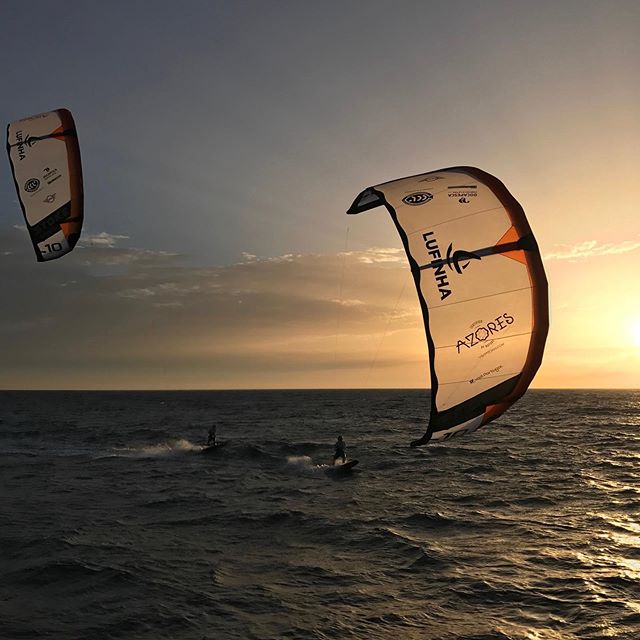 Growing up requires adaptation
But it does not mean to renounce curiosity and adventure!

Link in Bio

Before I attempted my first record breaking mission, it was my dream to cross the Atlantic with a kite.

Back then, it was inspired by the Enable P
