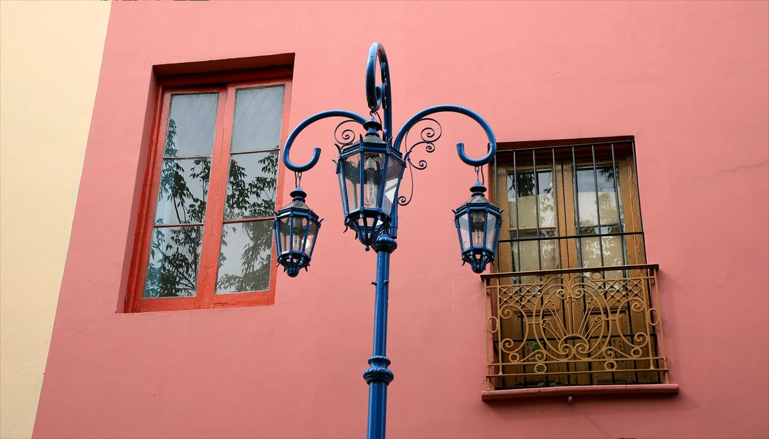 Windows in La Boca