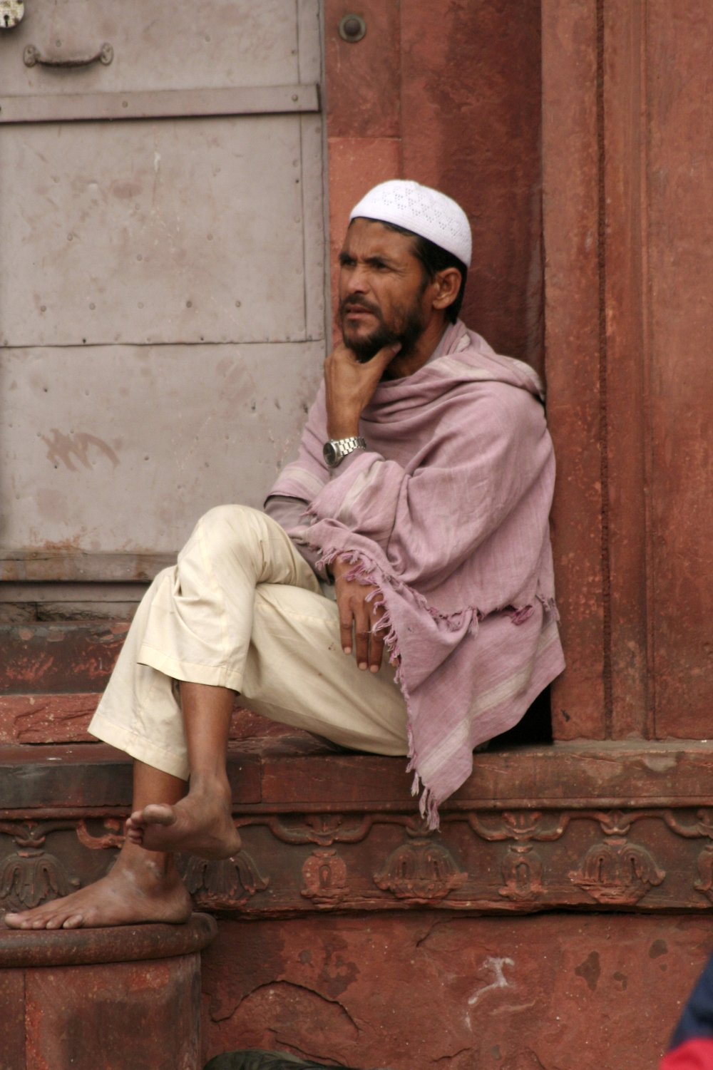 All throughout the world, many Muslims are searching to answers to life's tough question. Frontline workers are coming along side these men and women with a message of hope in Christ.