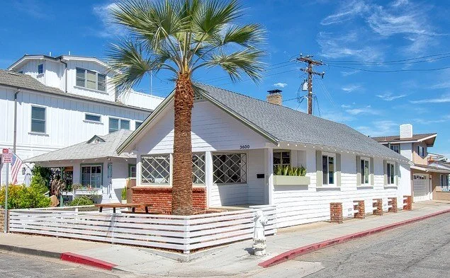The lowest priced home on the Balboa Peninsula is now LIVE 👍 || Originally built in 1910 and fully renovated, classic Newport is alive and well! 🏠 || Prime, corner parcel across from 38th Street Park with views to the sand 🏝|| Open this Friday-Sun