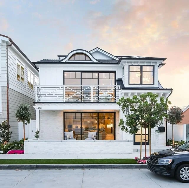 445 M Street📍|| The&nbsp;&ldquo;Harbor House&rdquo; is nestled on one of the finest streets in Newport Beach on Peninsula Point 🏡|| This brand new Coastal Contemporary home personifies beach living at its finest🏝 || Now showing by appointment 🗓 |