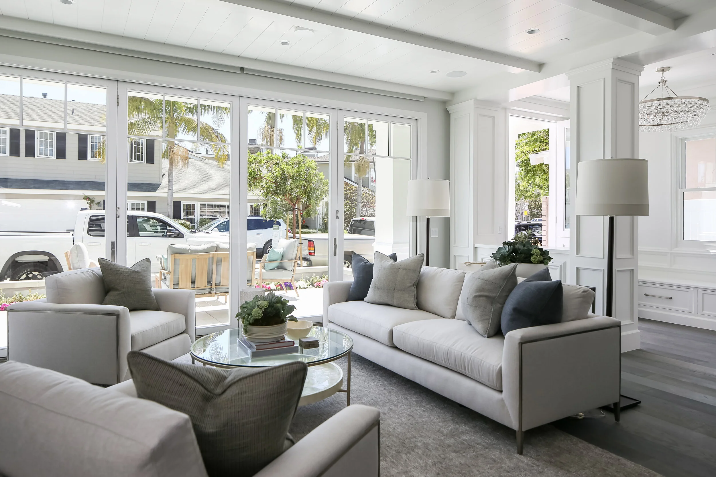 Living room:front door.JPG