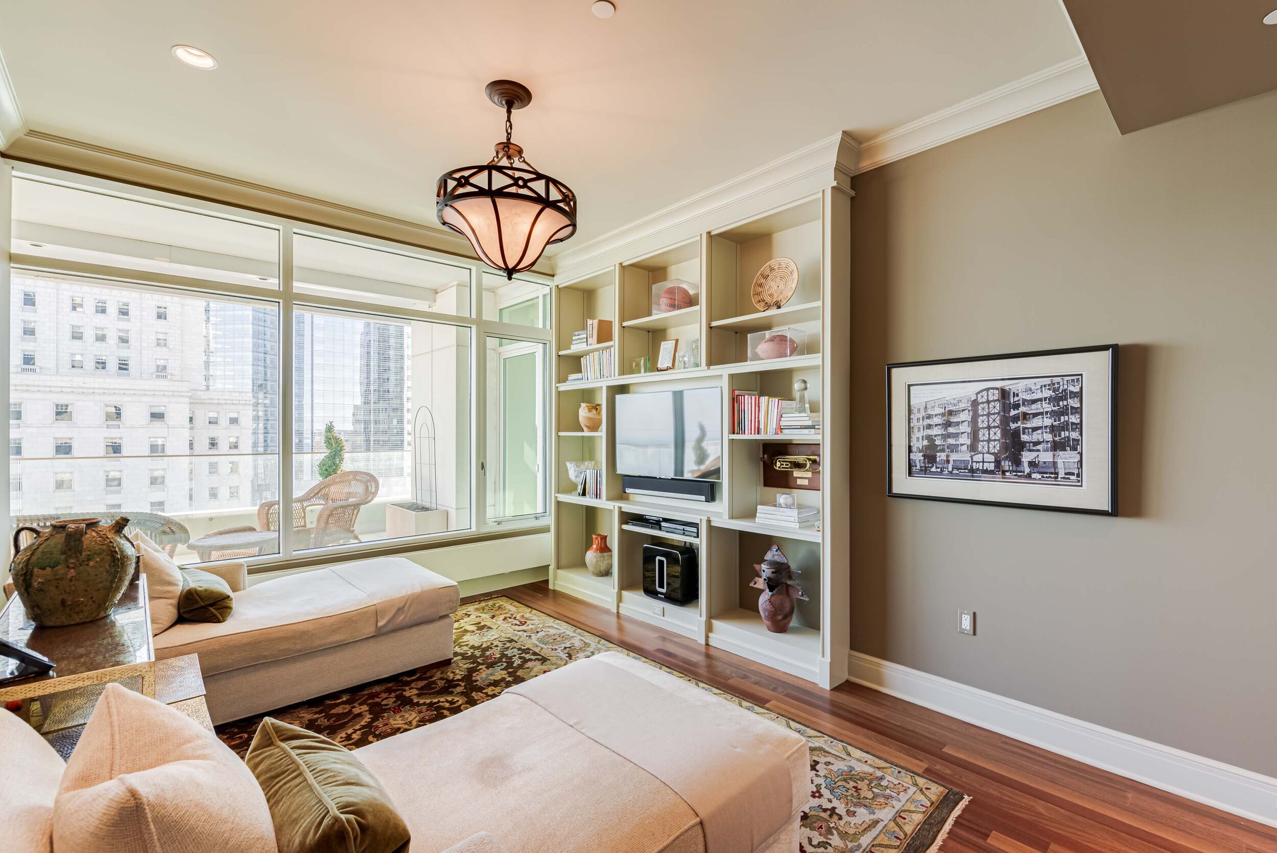 Built-Ins Expand Storage