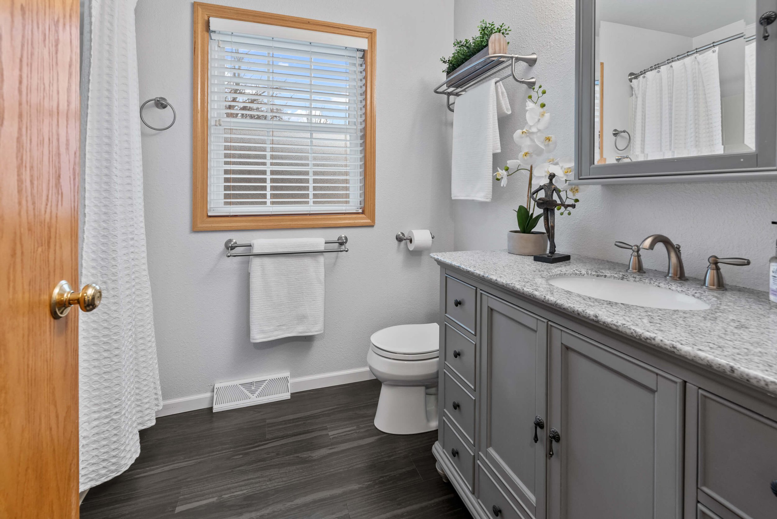 2nd Floor Guest bath with Shower Over Tub