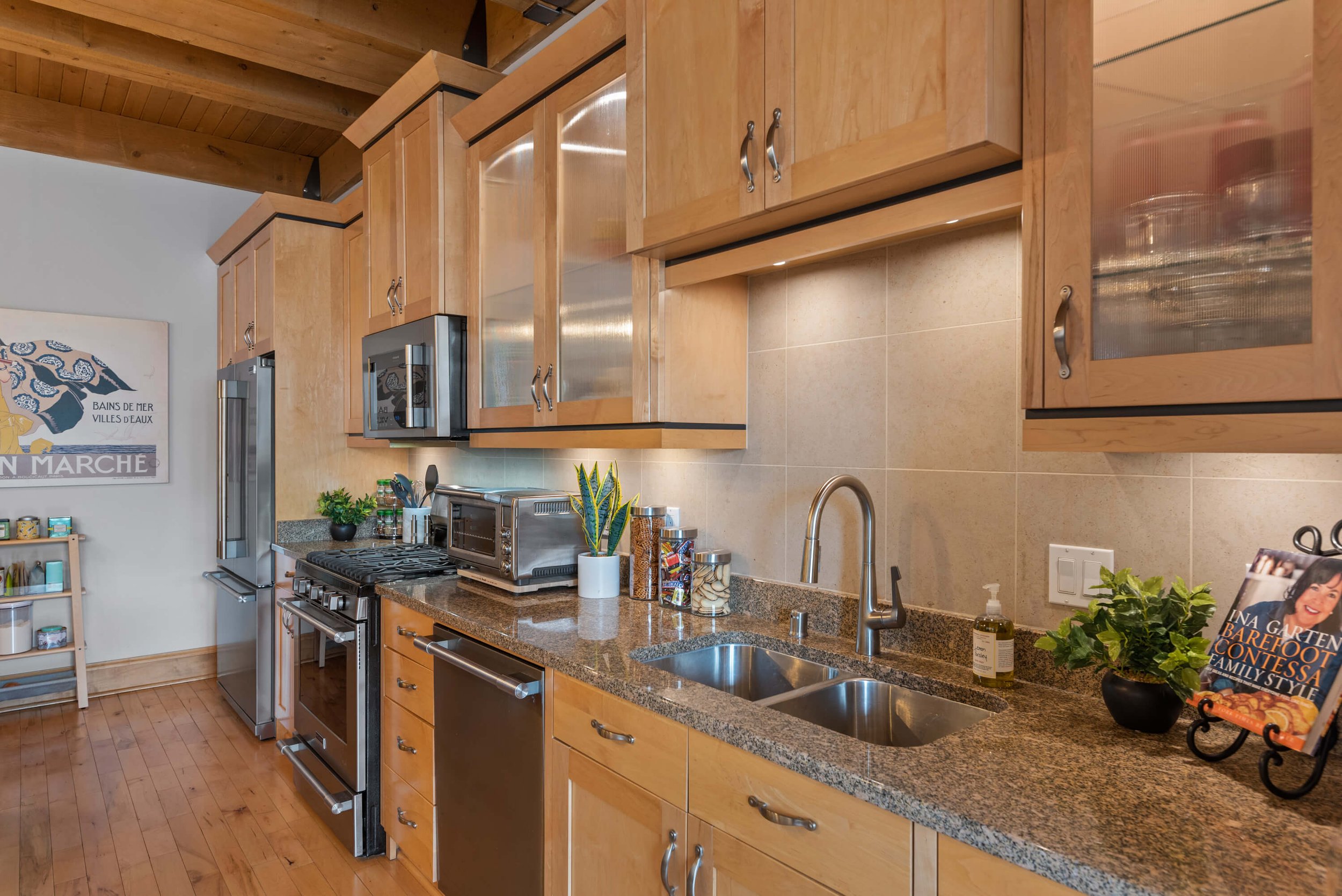 Upgraded Stainless Steel Appliances