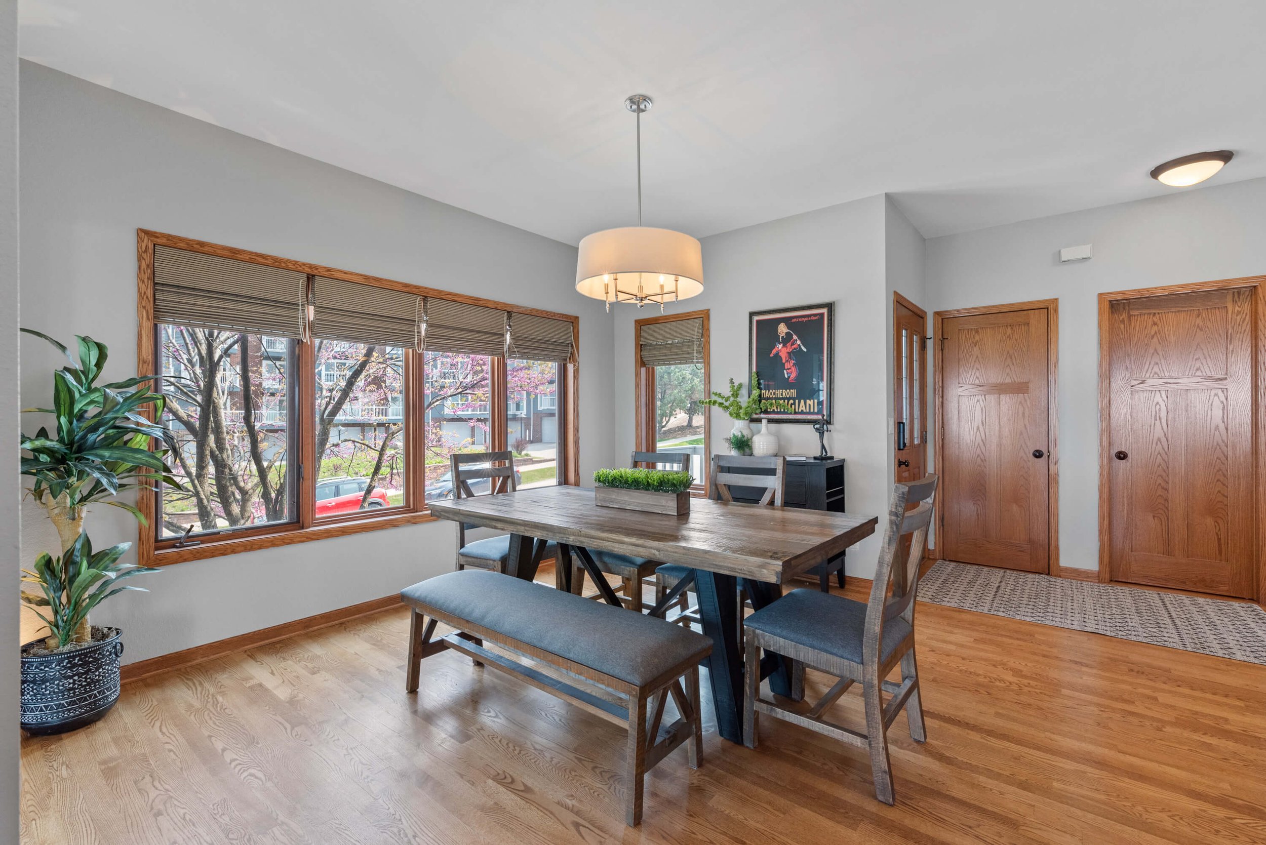 Spacious Dining Area