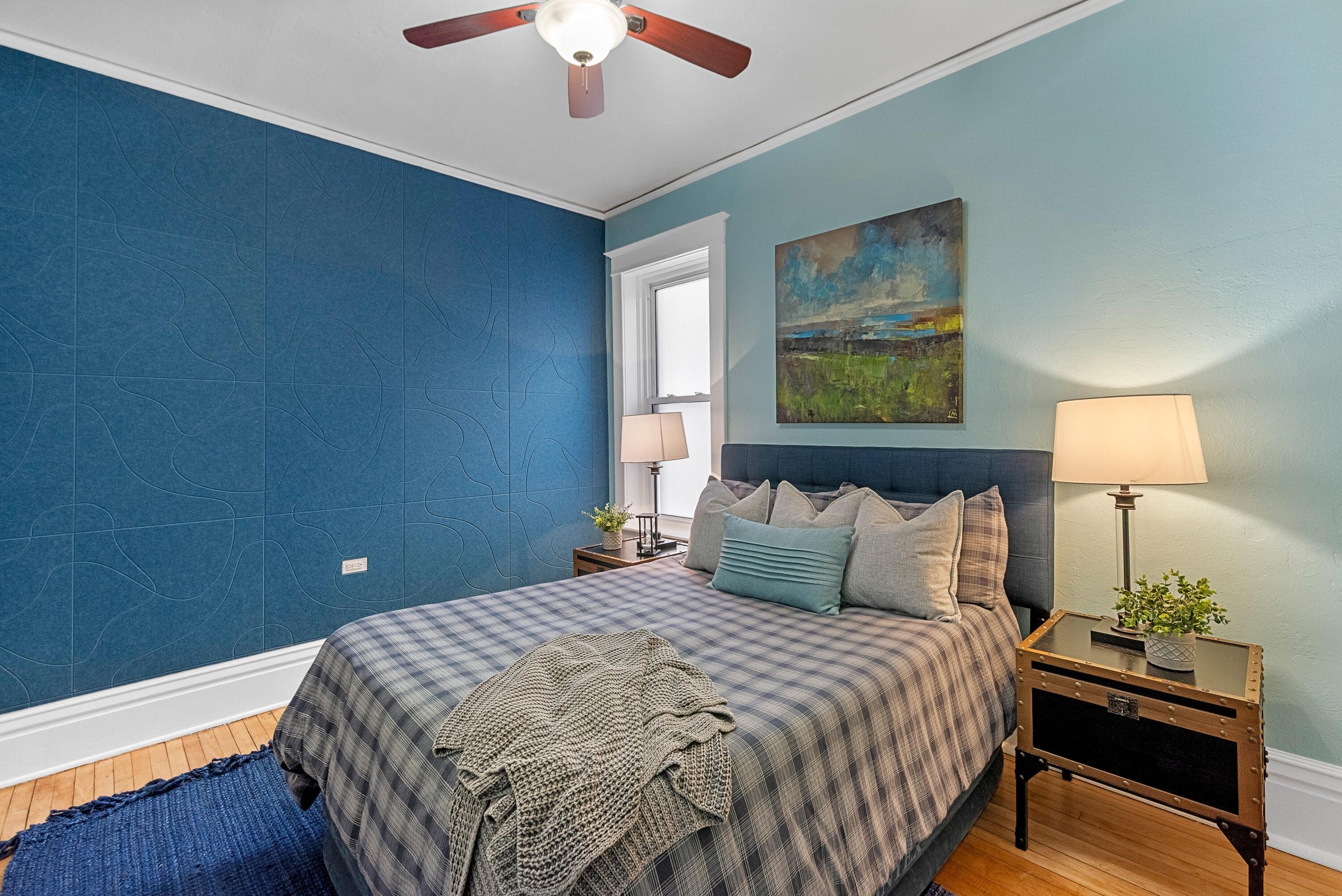 Acoustical Wall Enhances Privacy