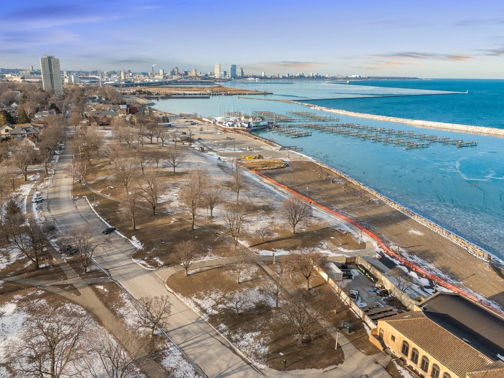Easy Access to Downtown &amp; Lake Michigan