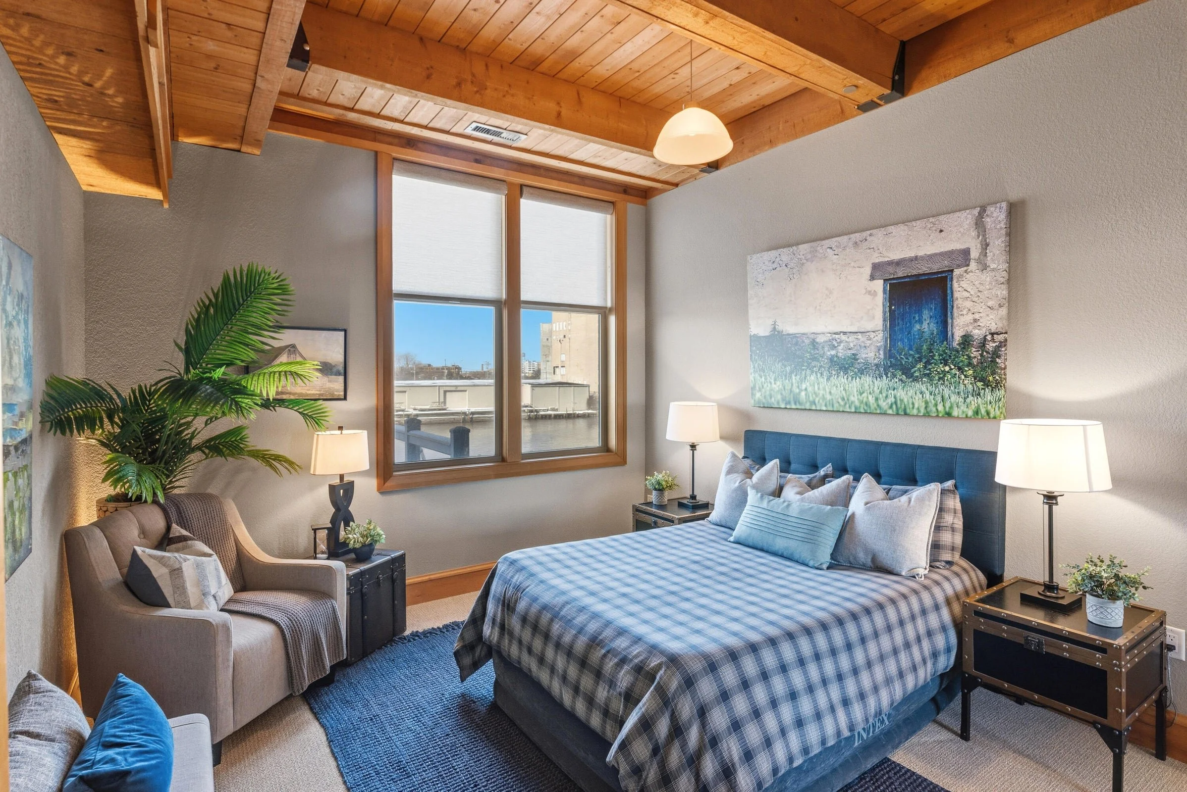 Guest Bedroom w/River Views