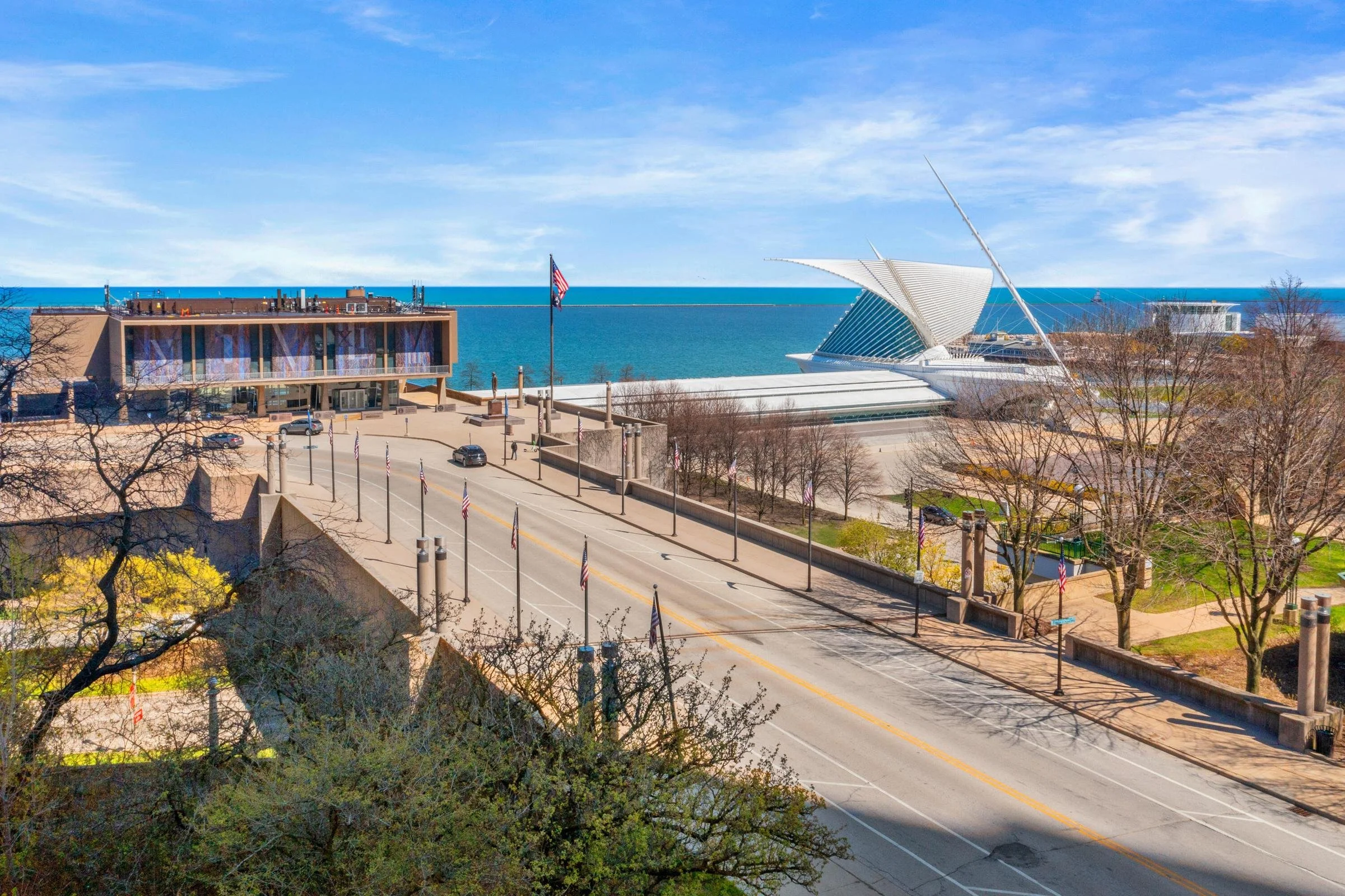 Nearby Calatrava &amp; War Memorial