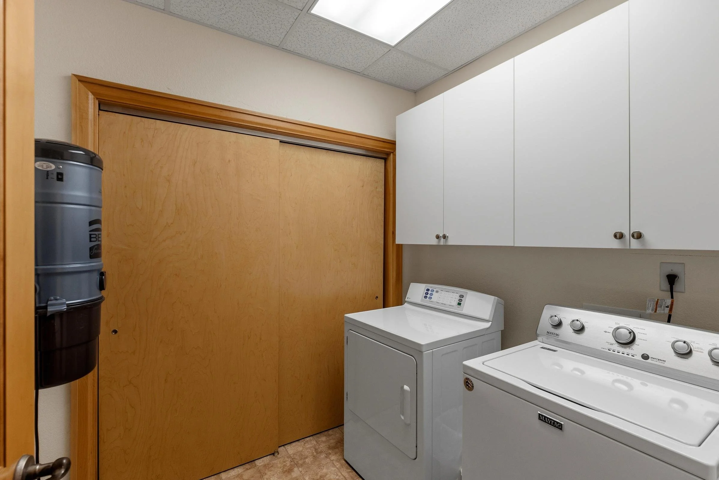 Laundry Room w/Cabinetry