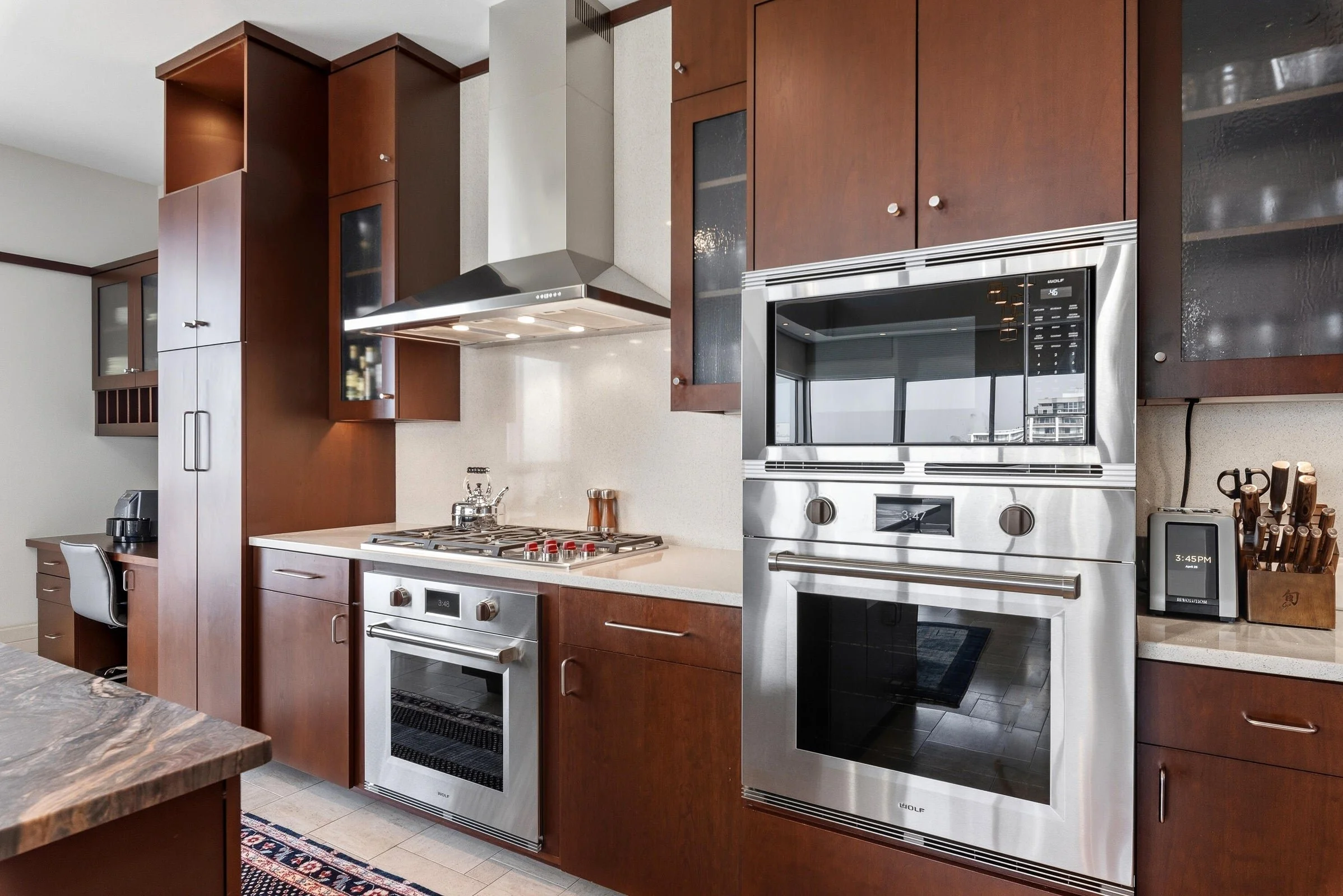 External Vent Hood, Gas Cooktop