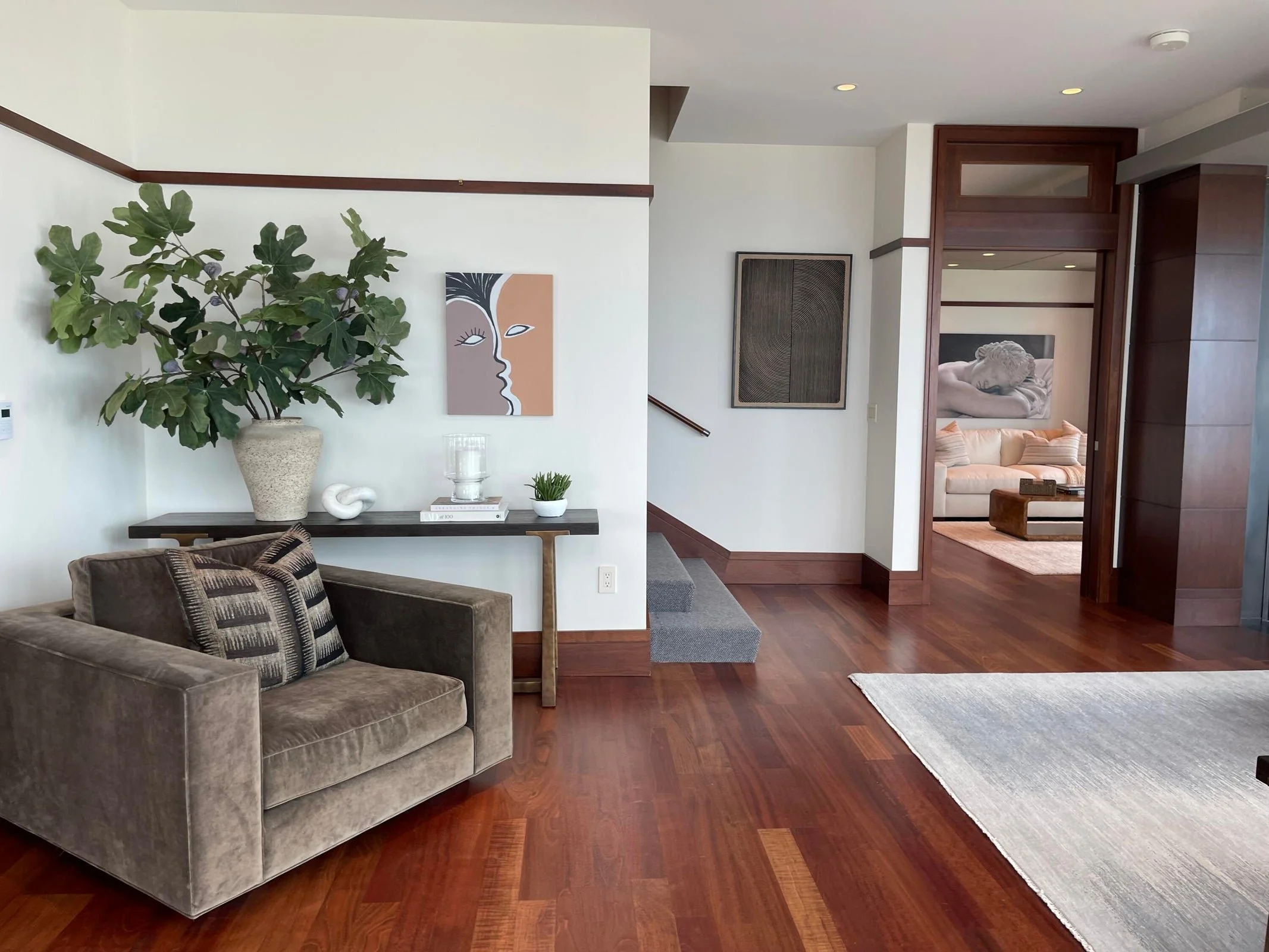 Sitting Areas By Stairs