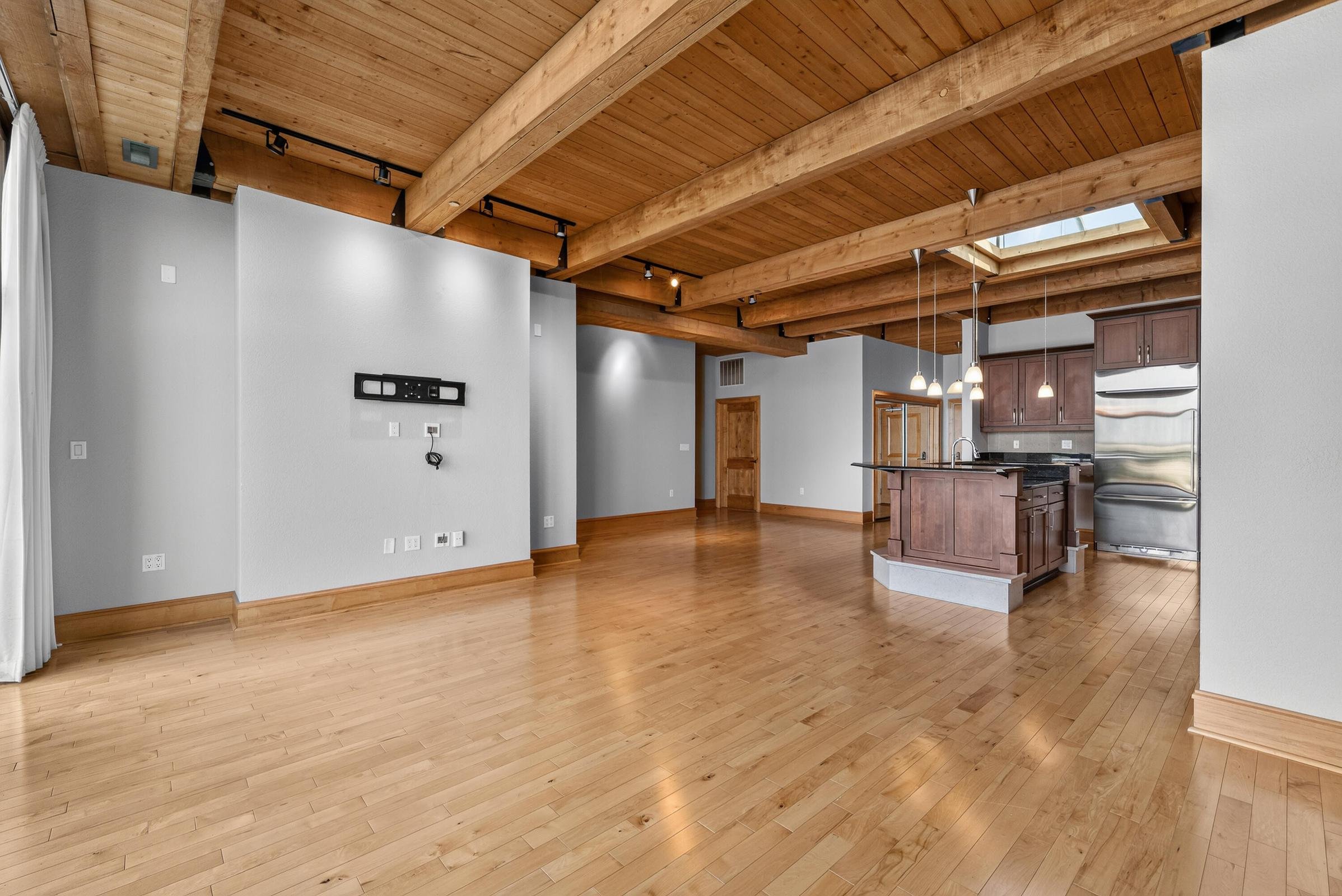 Open Concept w/ Large Dining Area